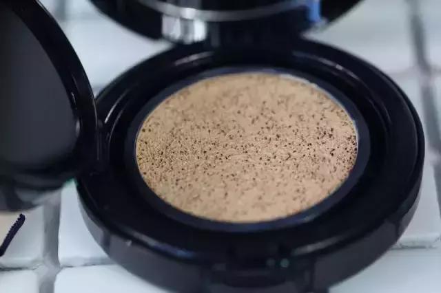 消除暗黄保湿气垫霜,十大最好遮瑕气垫干皮