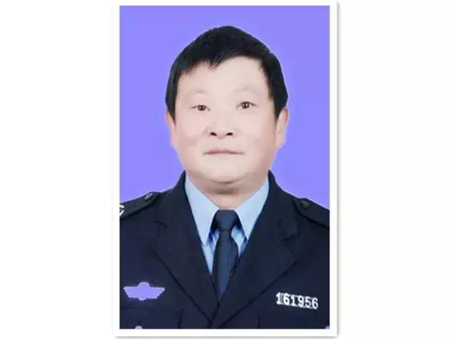 传播感动▏谁是本年度最后月份的最赞心动人物~