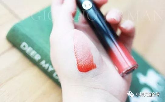 阿玛尼黑管302和500唇釉的区别,阿玛尼405和黑管500哪个好看