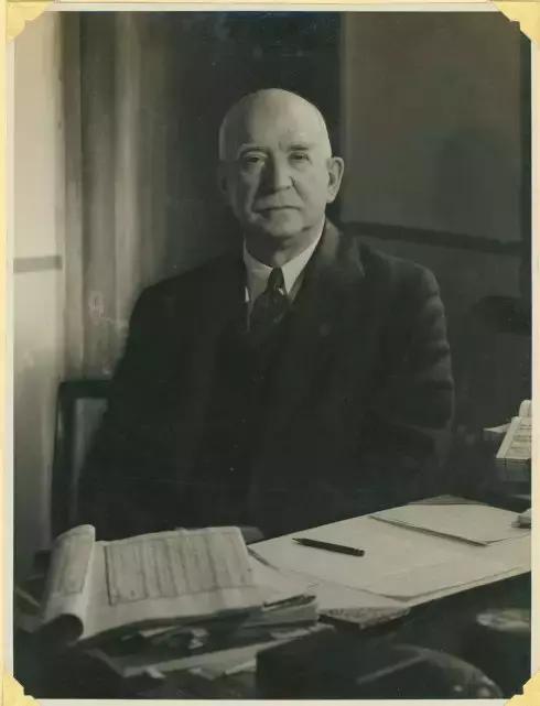 耗时40年，花费300万购置千件中华*物文**，这个美国人偏要捐给中国