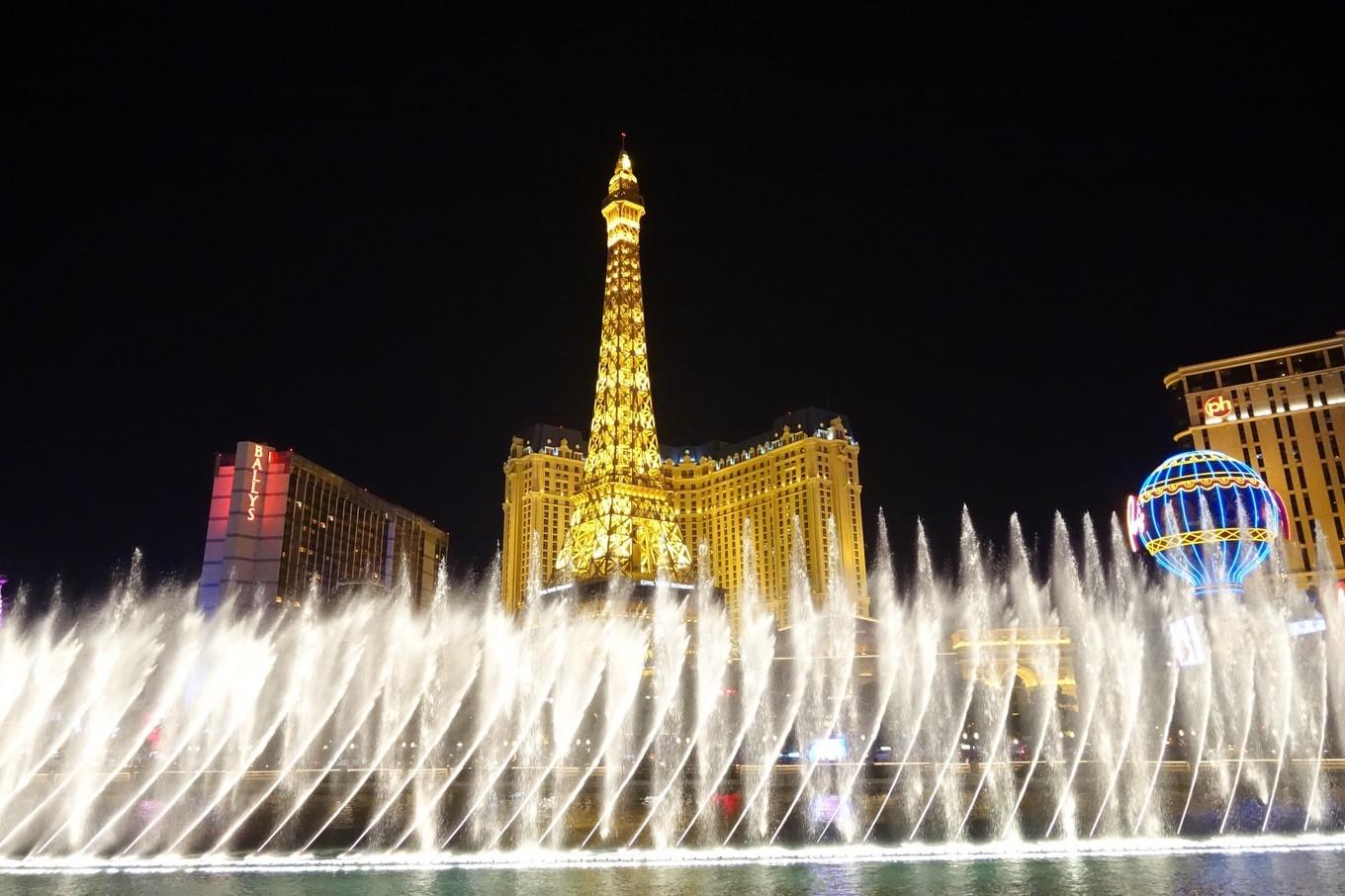 鍐呭崕杈惧窞鑻辨枃姝屾洸,鍐呭崕杈惧窞鐨勬瓕