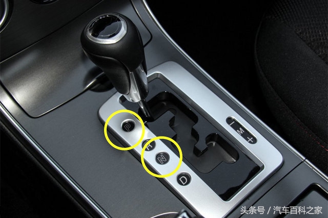 电瓶没电了搭电还是打不着咋回事,汽车电瓶没电了打不着火如何自救