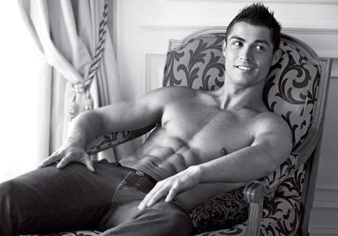 c罗的弹跳力和孙兴慜的爆发力,怎么练大腿爆发力和c罗一样