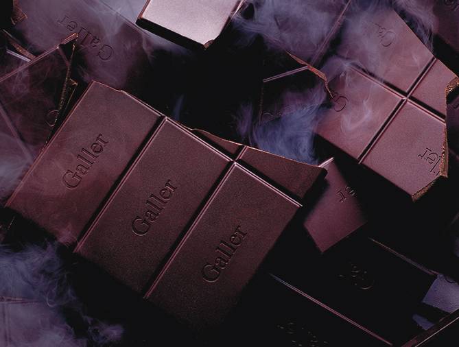 先等下，我吃块巧克力减个肥再跟你们说