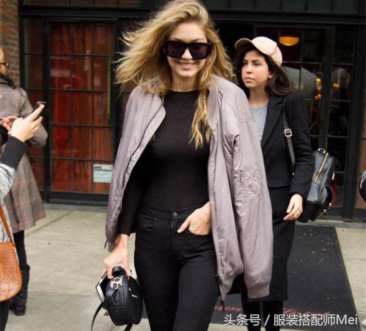 被别人嘲笑穿的衣服便宜,被嫌弃的旧衣服穿出了时尚感