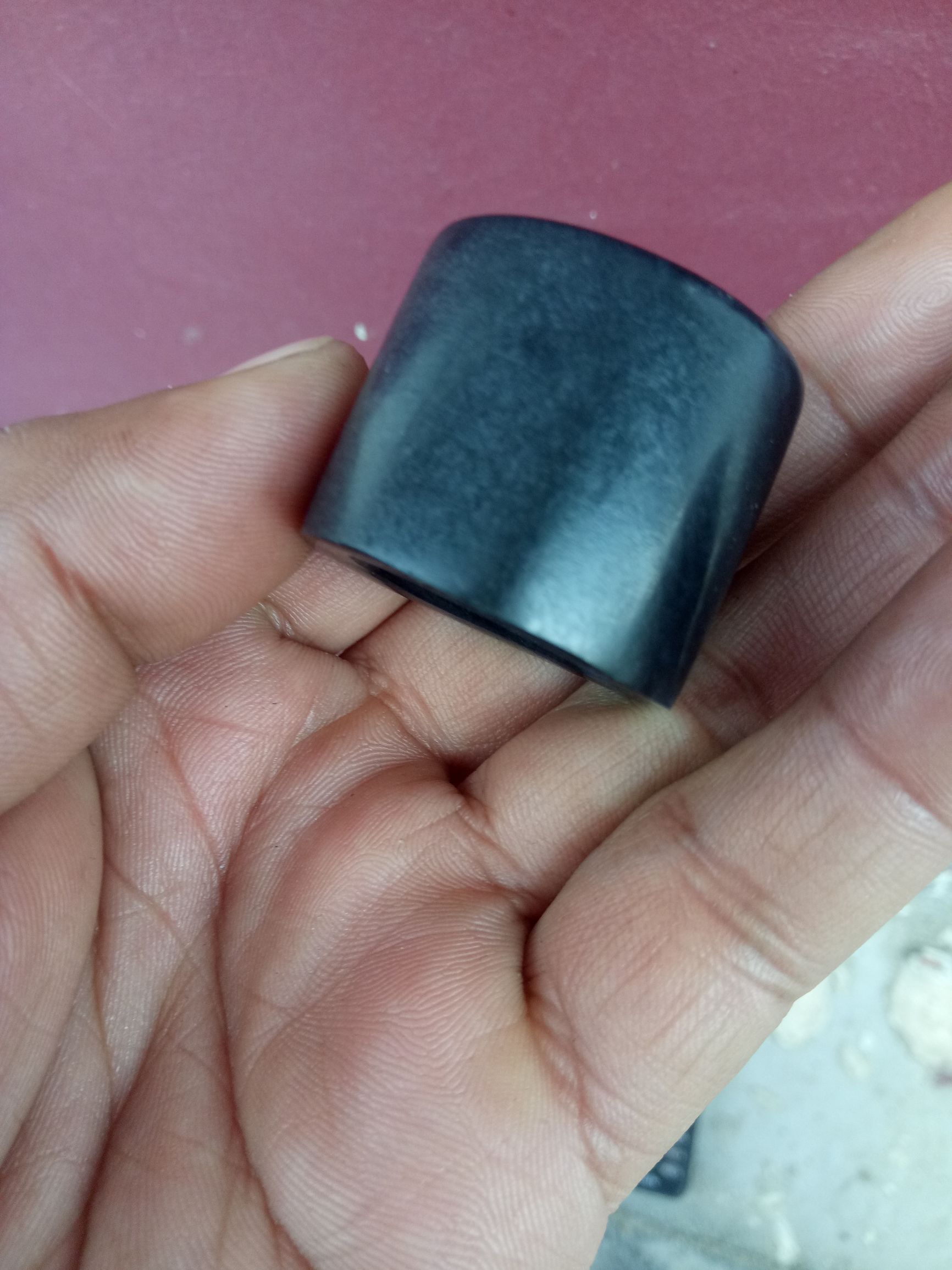 巴掌大的玉矿石值多少钱,巴掌大的玛瑙原石能卖多少钱