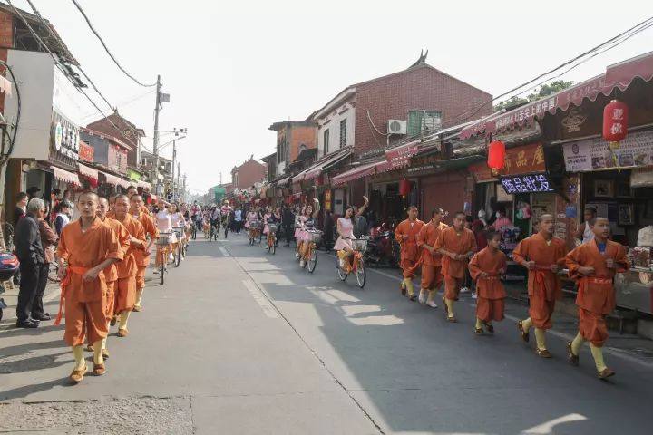 登封嵩山少林寺女生表演,少林武术美少女