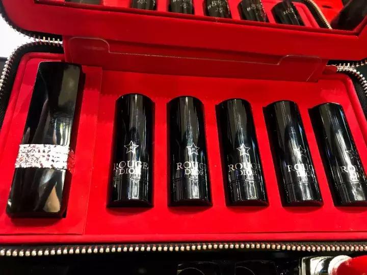 去年的衣服配不上今年的你,去年的首饰配不上今年的你了