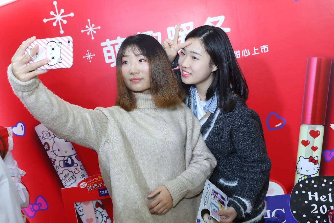 dhchellokitty联名唇膏,dhchellokitty限定