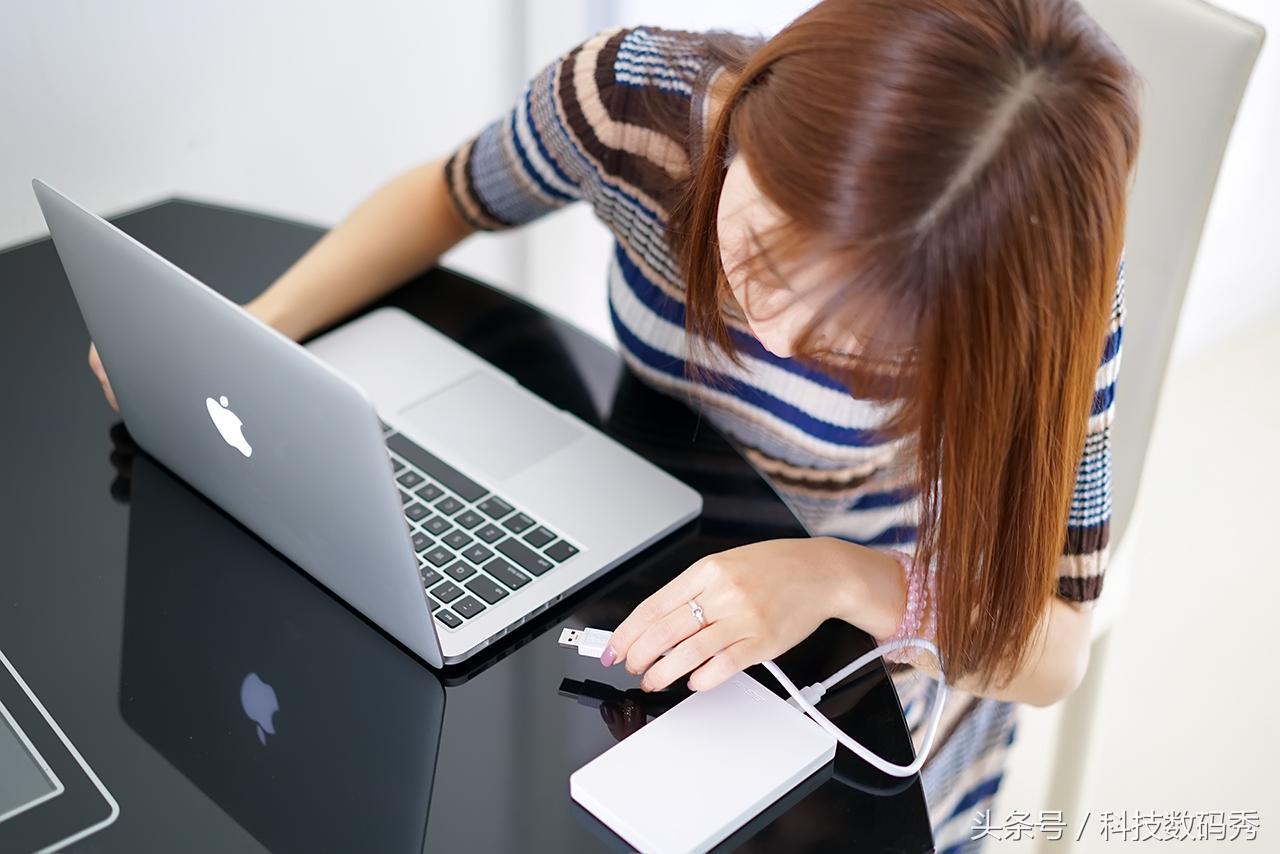 如何将移动硬盘变成私有云盘,移动硬盘和网络云盘哪个好