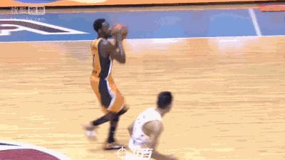 野球场犯规太多了又不罚球,野球场这球犯规了吗