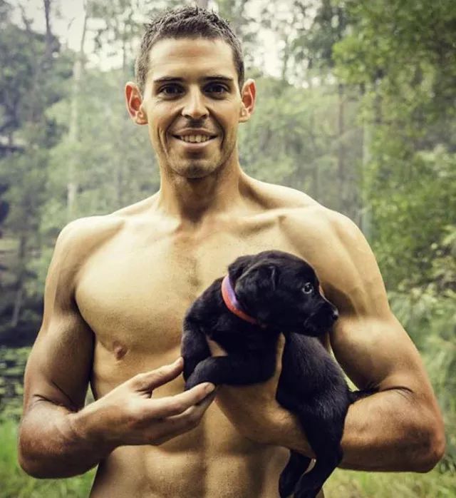 十年前,他是“最大失败者”冠军,然后他用十年时间令所有人折服