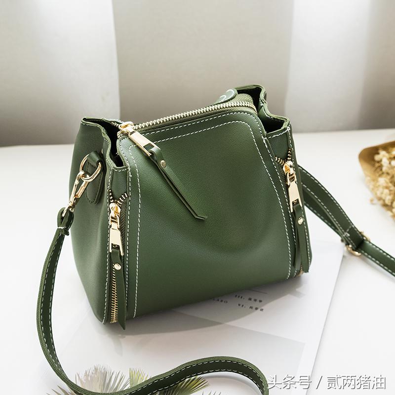 新年除了买新衣服之外，包包也不能缺少！想省钱当然选择逛淘宝啦