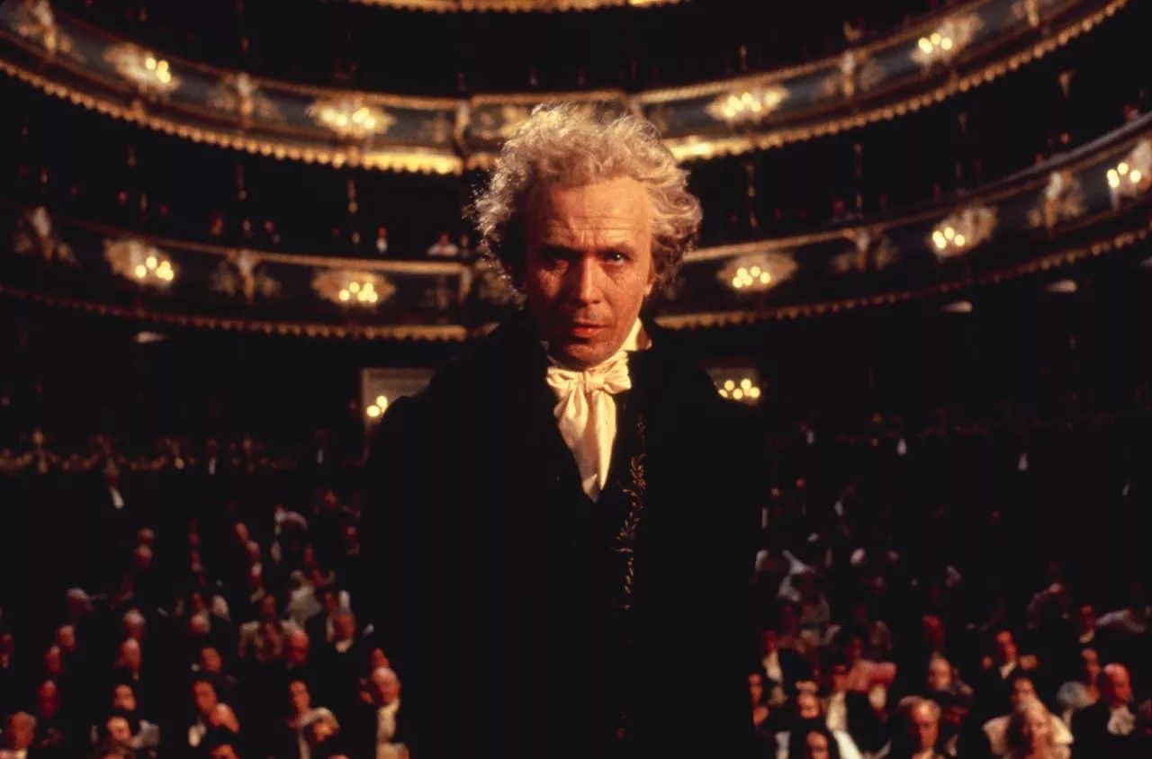 涓樺悏灏斿拰灏忓ぉ鐙兼槦鏄竴涓紨鍛樺悧,涓樺悏灏斿拰灏忓ぉ鐙兼槦