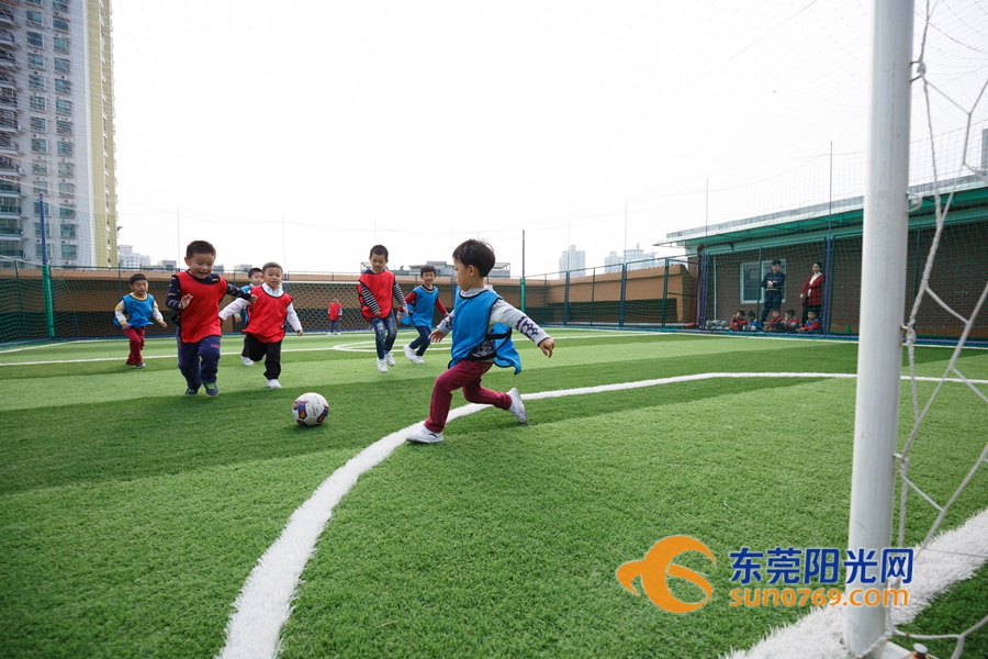 世界花式足球日快乐,世界足球日主题活动