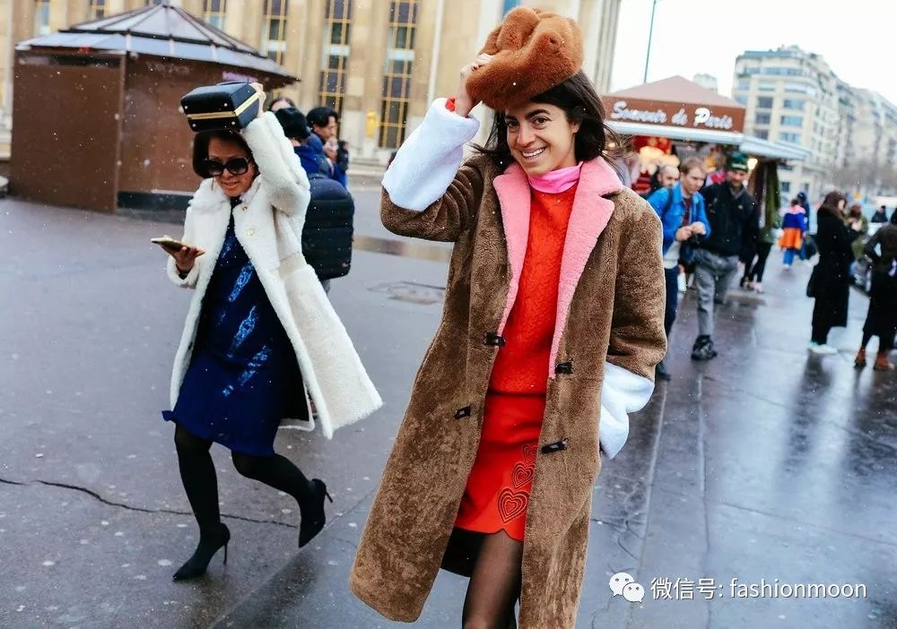 时髦潮女孩冬季穿搭攻略 (圣诞色彩搭配什么衣服)