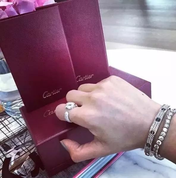 这波富炫的，吓掉了本佛系青年的保温杯