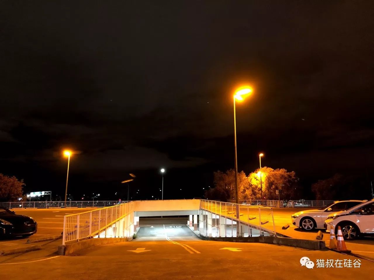 苹果巅峰iphonex,巅峰极速选r8还是c8