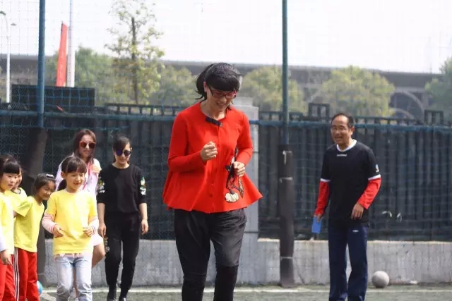 亲子足球如何开展,足球公益课亲子