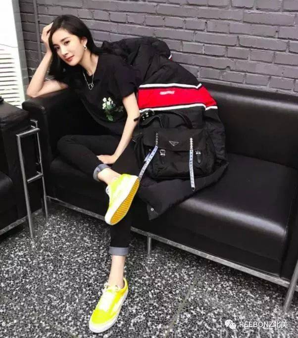 权志龙黑色羽绒服搭配,有人嘲笑你穿的羽绒服丑怎么骂