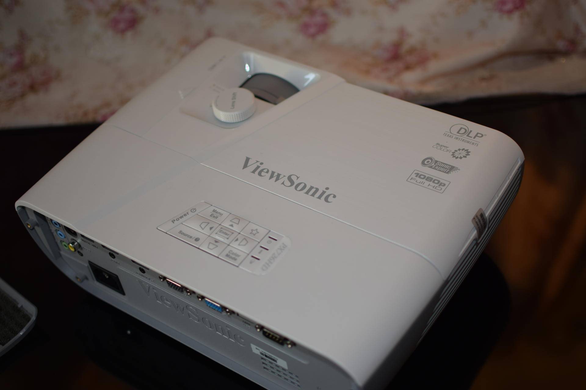 入门级家庭影院配置方案,优派px726hd投影机