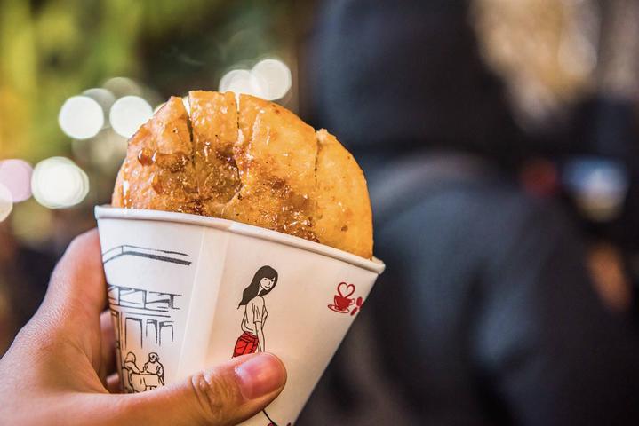 这里是韩国最传统的市场，不仅有美食还有免税店