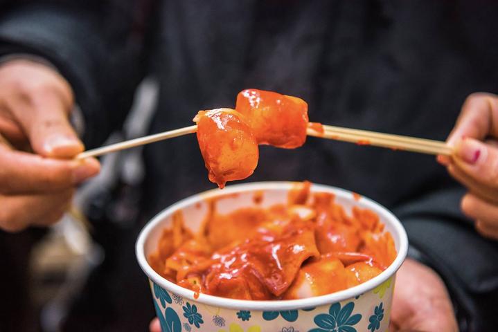 这里是韩国最传统的市场，不仅有美食还有免税店