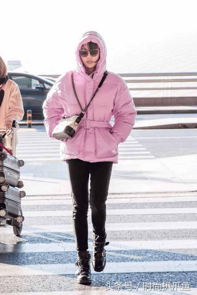 刘雯、蔡依林COS阿童木，佟丽娅COS巨型垃圾袋，为了保温太拼了