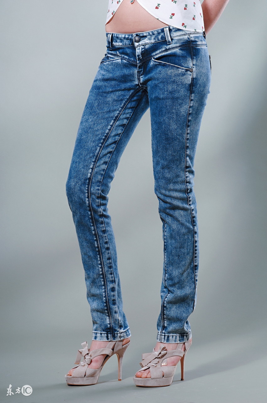 嘻哈风格的牛仔裤,嘻哈牛仔裤有多好穿