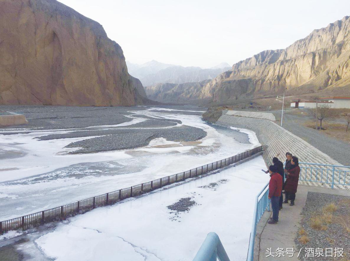 自来水有盐酸味,自来水氯气味道很重能吃吗