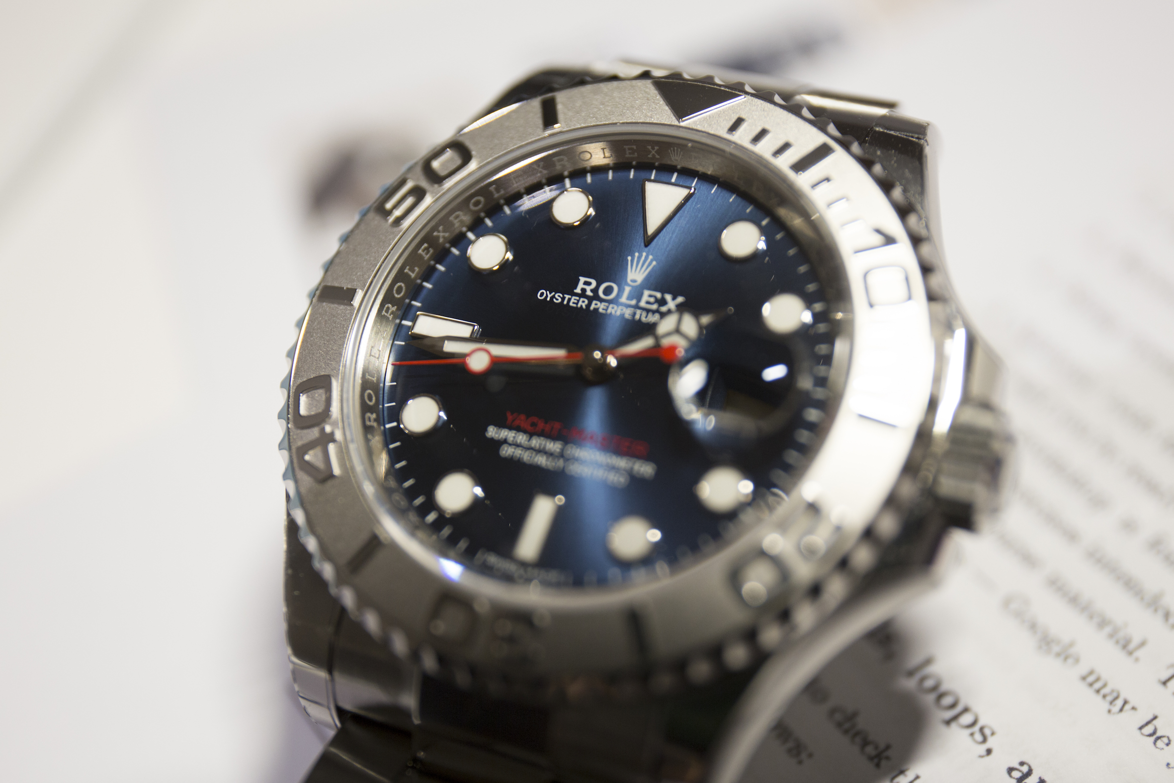 手表的保修卡是什么样的啊,揭秘手表保修卡