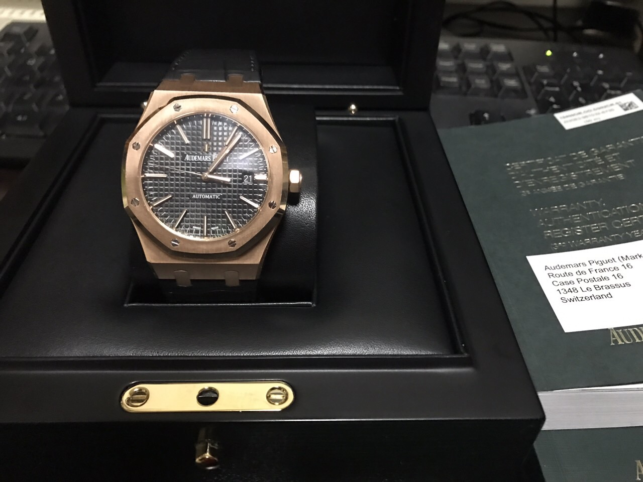 一般从专柜买的手表保修是多久 (网上买的手表不保修吗)