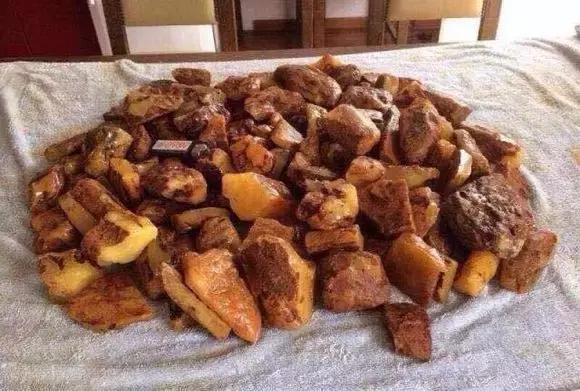 蜜蜡琥珀是真的假的,假琥珀蜜蜡用什么做的