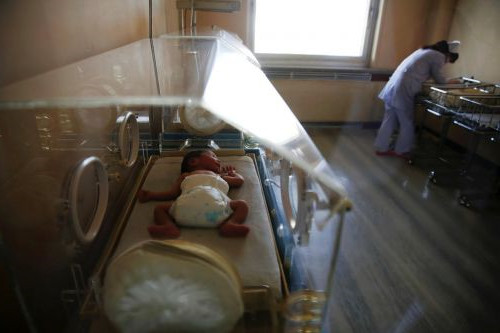 孕妇超过预产期一星期了还没动静,孕妇正常多少周进产房