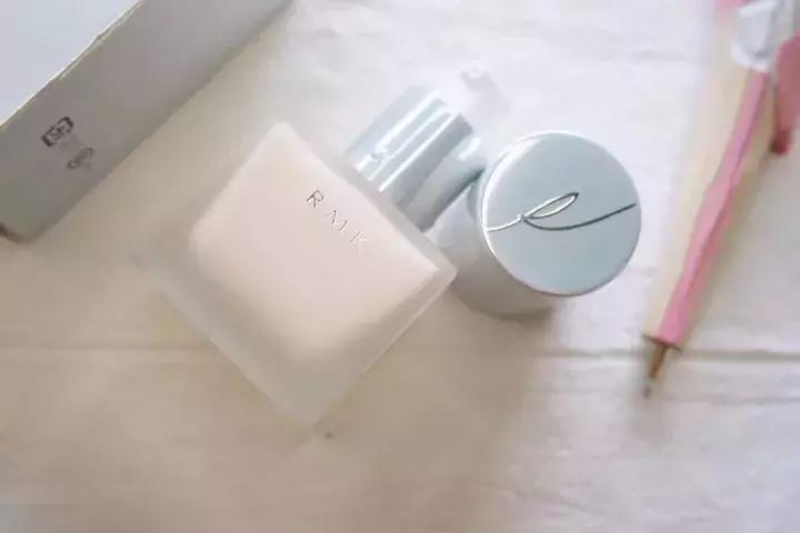 妆前乳隔离推荐平价秋冬,粉色妆前隔离乳