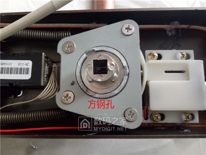 智能门锁容易被小偷无痕打开吗,智能门锁拆解图解