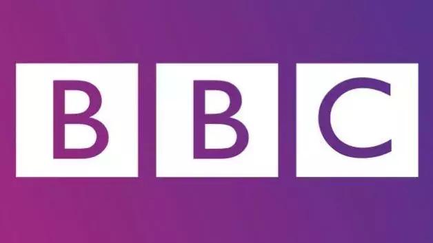 小时候玩泥巴没玩够长大了还在玩,小时候玩泥巴的人长大了