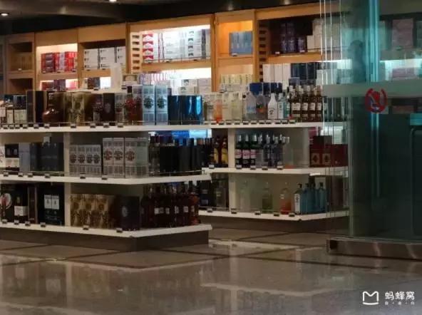 机场免税店什么东西最值得买,机场免税店的东西便宜吗