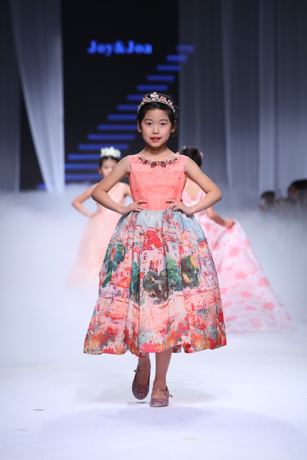 大牌经典童装发布会,儿童春夏服装发布会