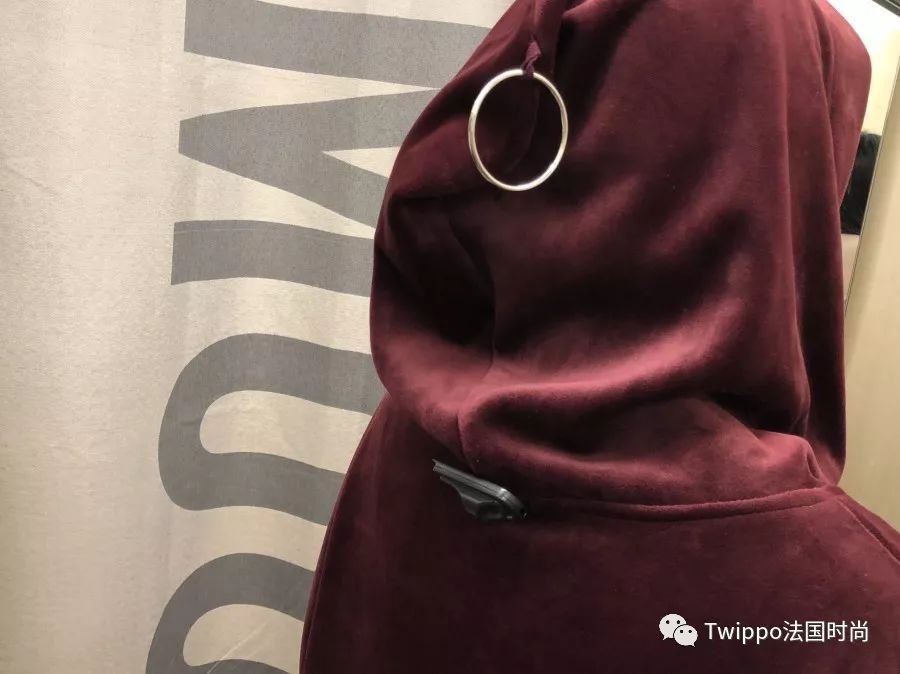 丝绒单品怎么穿好看,今年流行丝绒单品