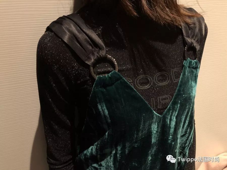 丝绒单品怎么穿好看,今年流行丝绒单品