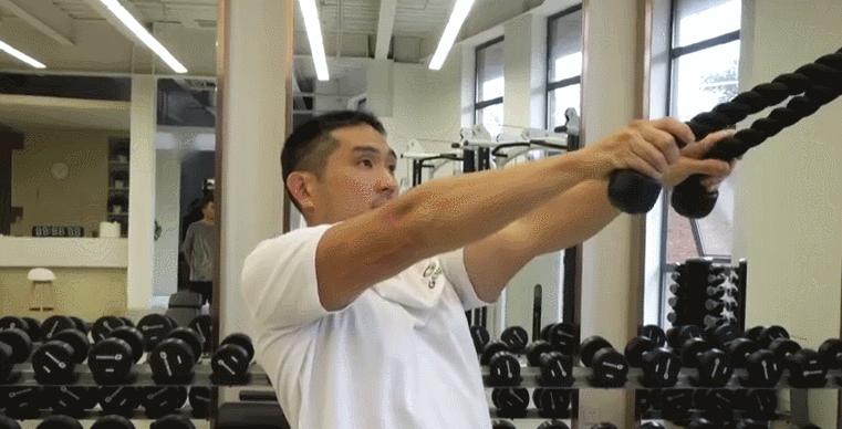 背部变宽主要是背阔肌,背部变宽最佳锻炼方法