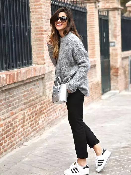 最近很火的针织衫打底,2022时尚潮流百搭针织衫打底单穿