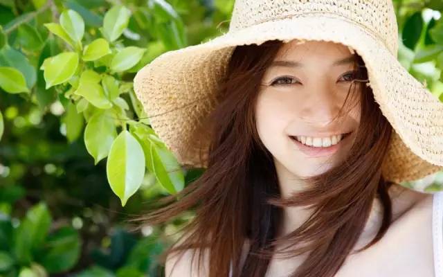 长痘痘的原因和护肤方法,长上火痘如何护肤