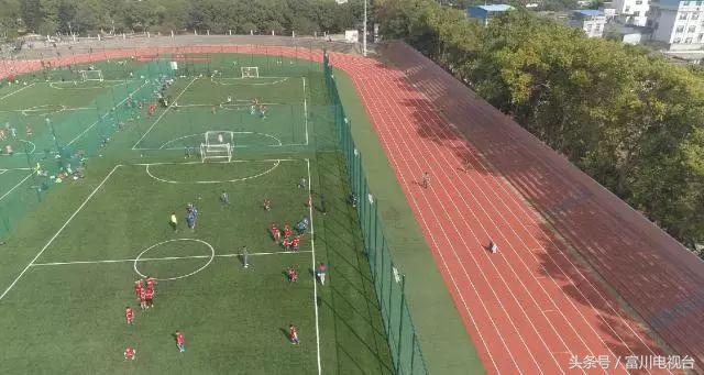 国家二类标准田径场,国家二类田径场是无颗粒跑道吗