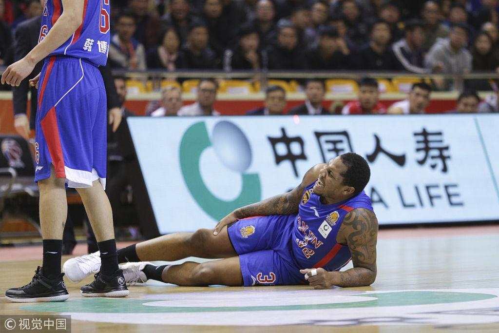 丁彦雨航预计伤停8周,霍尔曼受伤