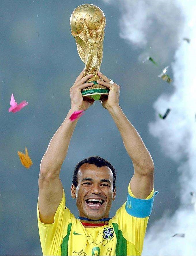 梅西心中最佳11人c罗有几座奖杯,c罗心中足球最佳十一人