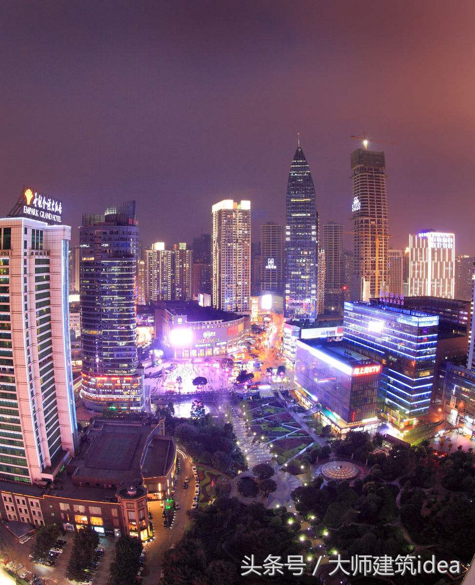 重庆地标性建筑朝天门,重庆朝天门景观楼