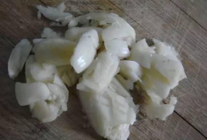 小孩咳嗽吃蒜头煮水有效吗,大蒜治咳嗽妙招小儿