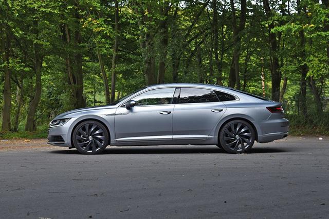 大众cc与奥迪a4l哪个性价比高,2023款奥迪a4l和大众cc的比较